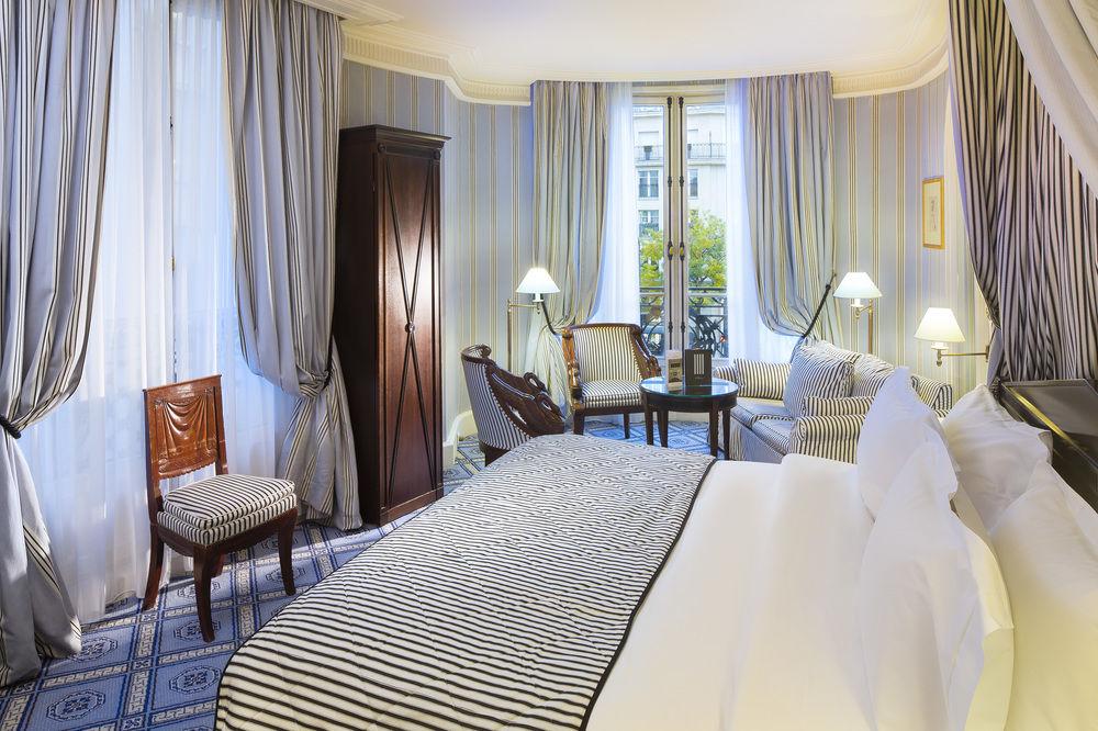 Le Dokhan's Arc De Triomphe, A Tribute Portfolio 5*