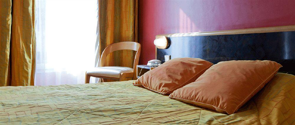 Hotel Bristol Republique Paris