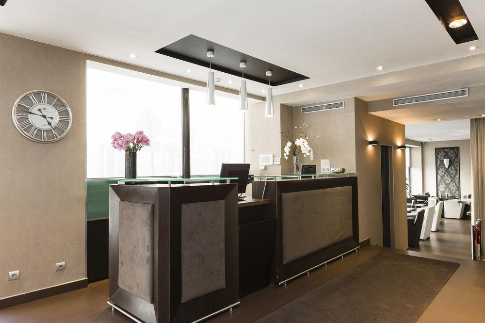 Hotel Elysées Bassano Paris