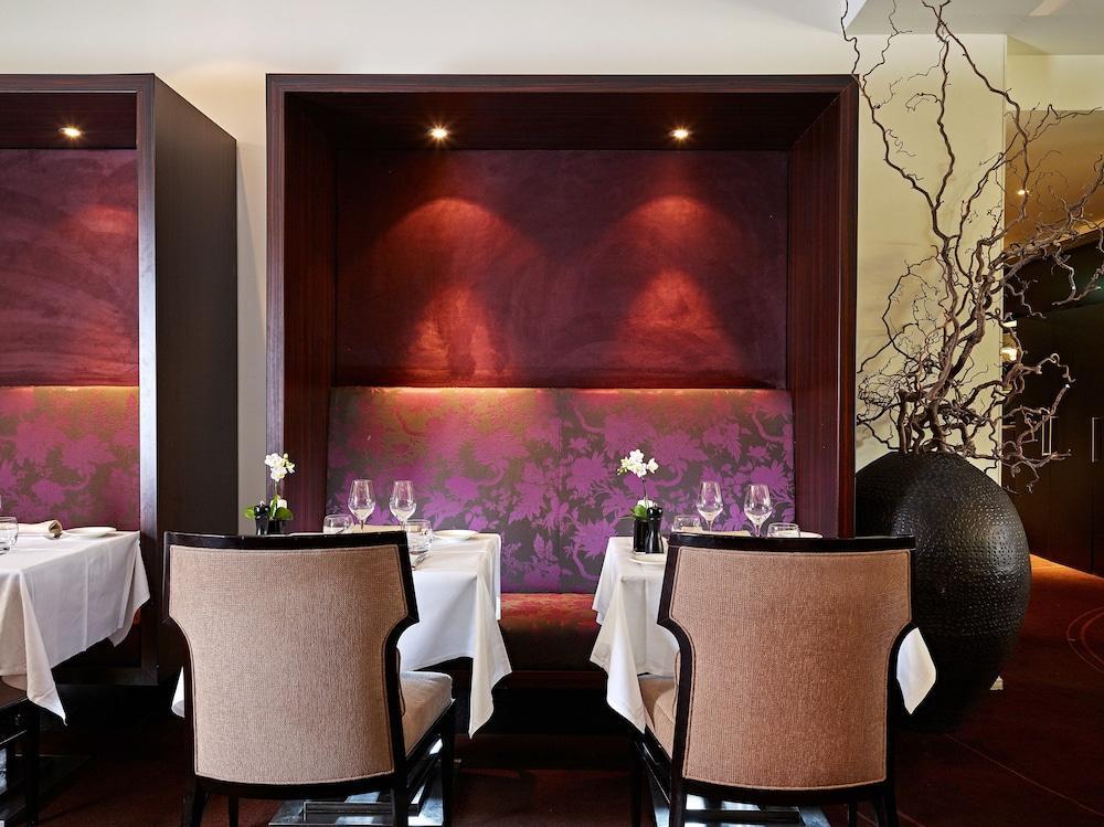 Hotel La Tremoille 3*