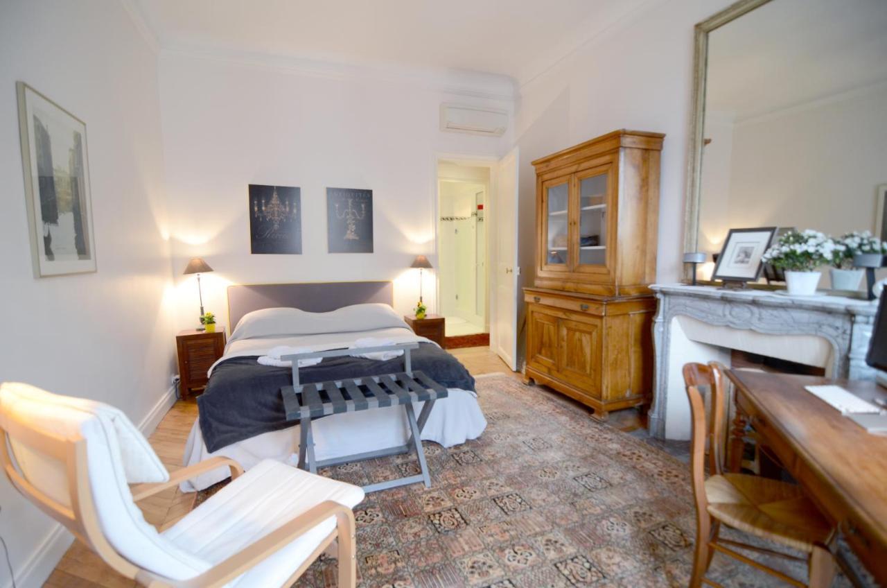 Champs Elysees Apartment *