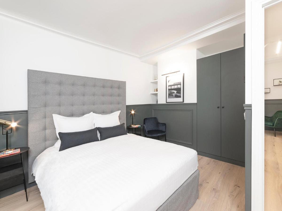 Livinparis - Luxury 3 Bedrooms Le Louvre Ii Apartment Paris