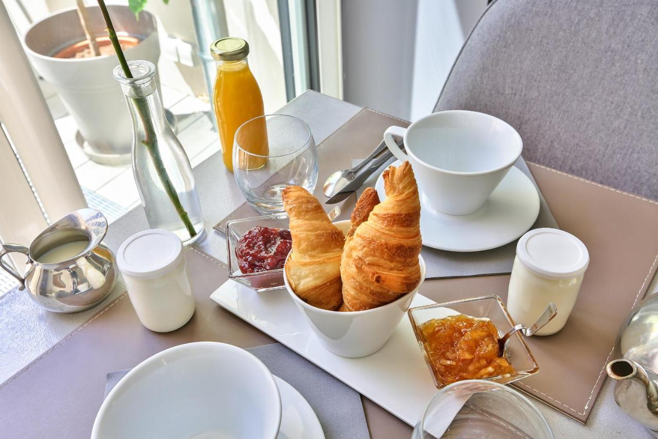 Le Clos De L'olivier Couette-café 2*