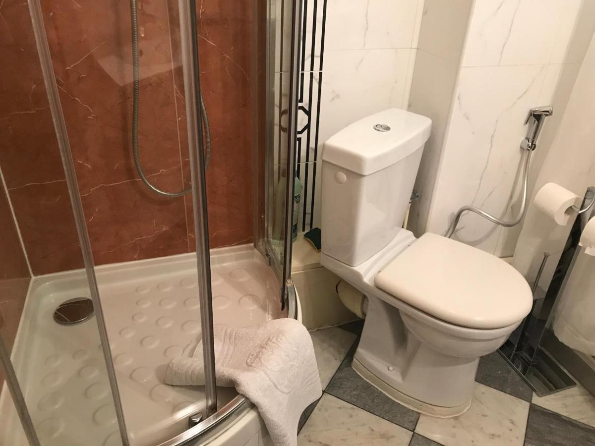 Bed & Breakfast Junior Avec Balcon Et Vue Sur Arc De Triomphe