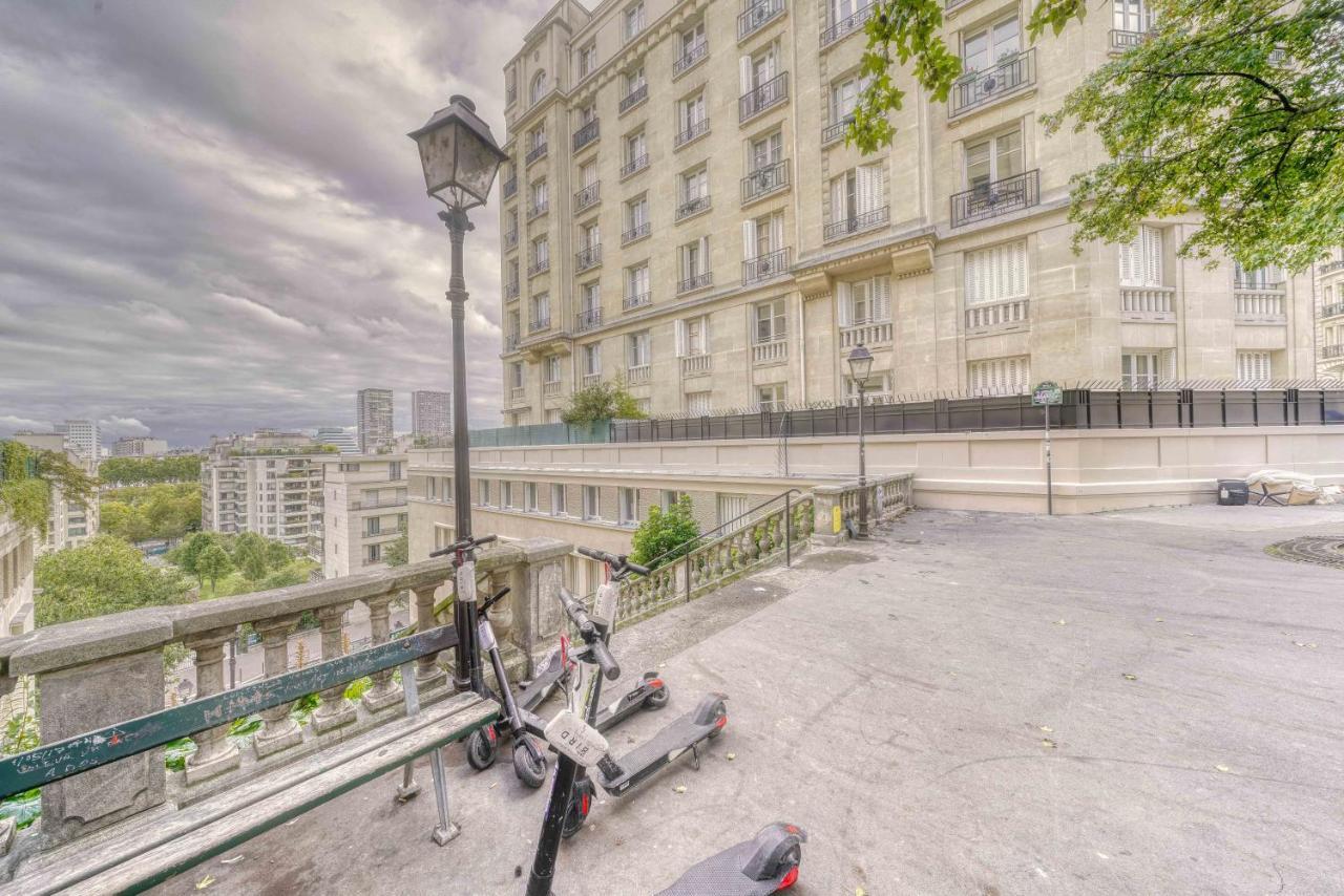 Elegant Near Trocadero Apartment Paris