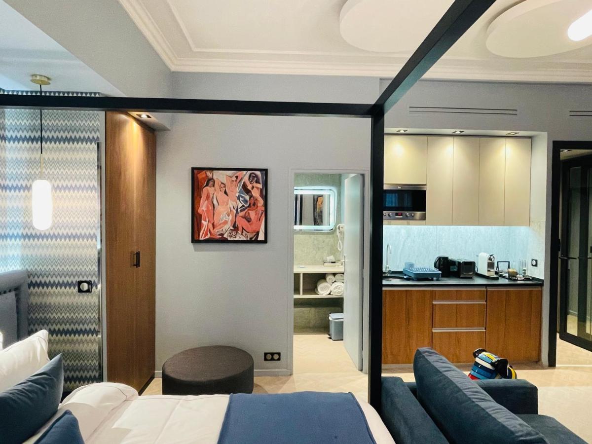 33 Marbeuf 4* Paris