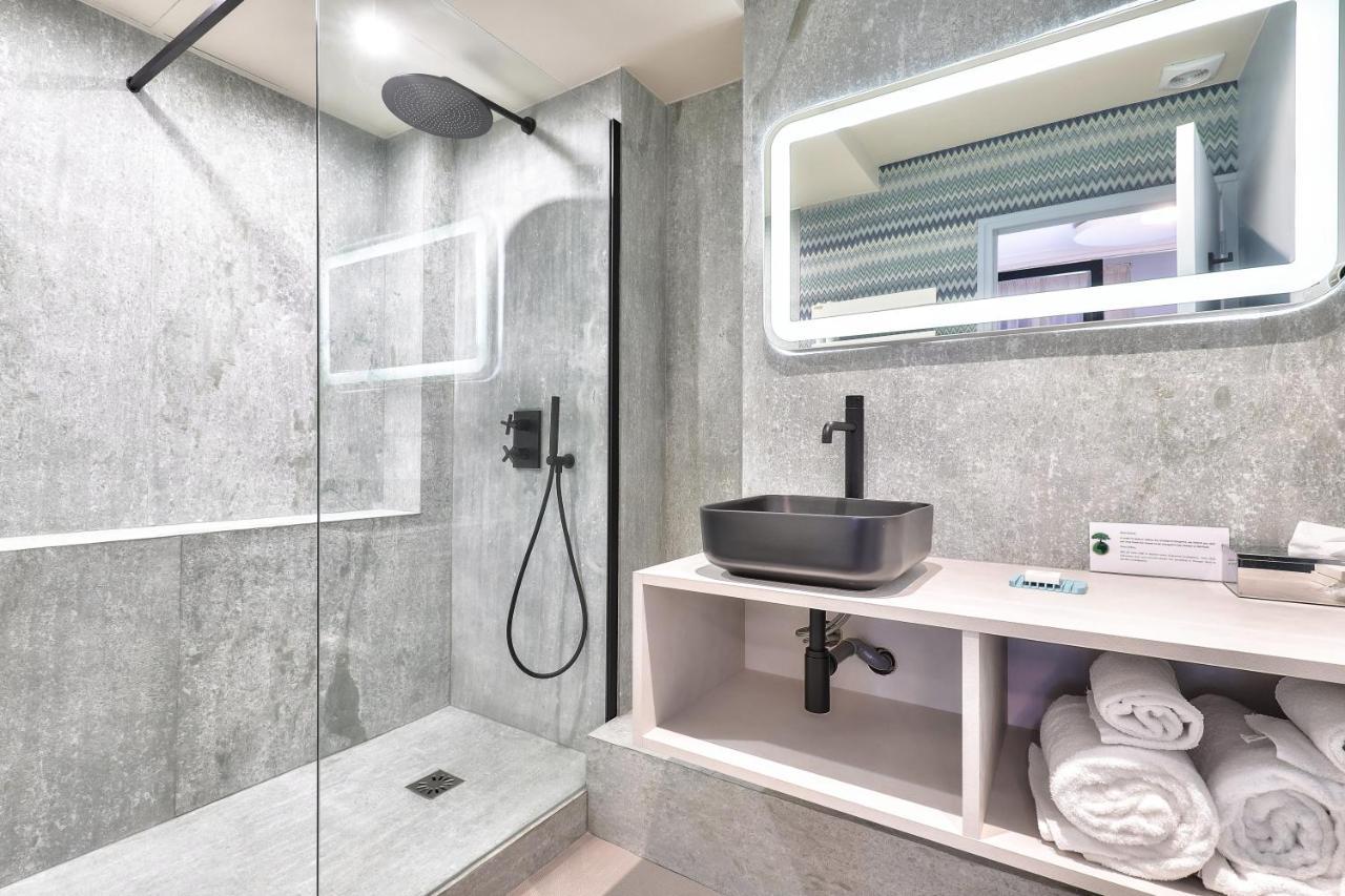 Aparthotel 33 Marbeuf 4*