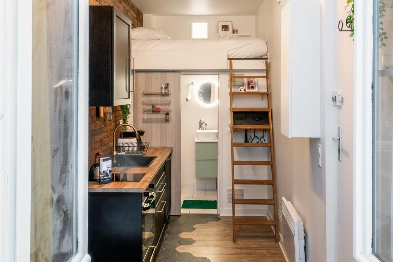 Charming Industrial-style Studio Just Nearby Montmartre In - Welkeys Paris