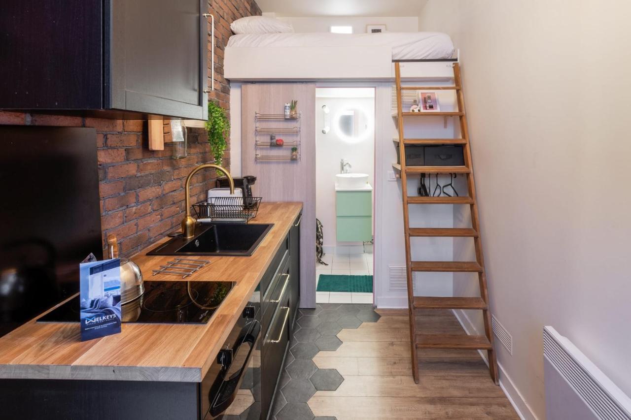 Charming Industrial-style Studio Just Nearby Montmartre In - Welkeys