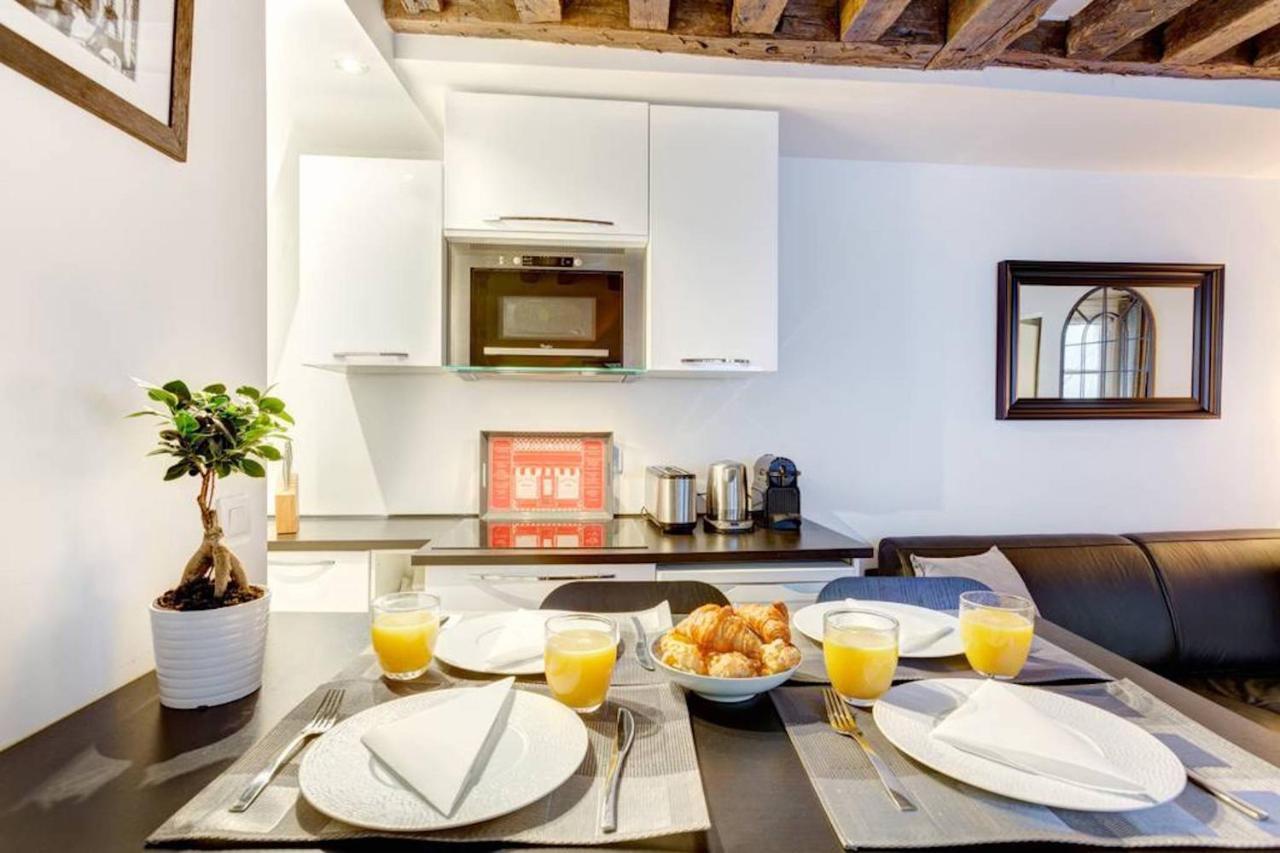 Quiet, Cozy, Design In *