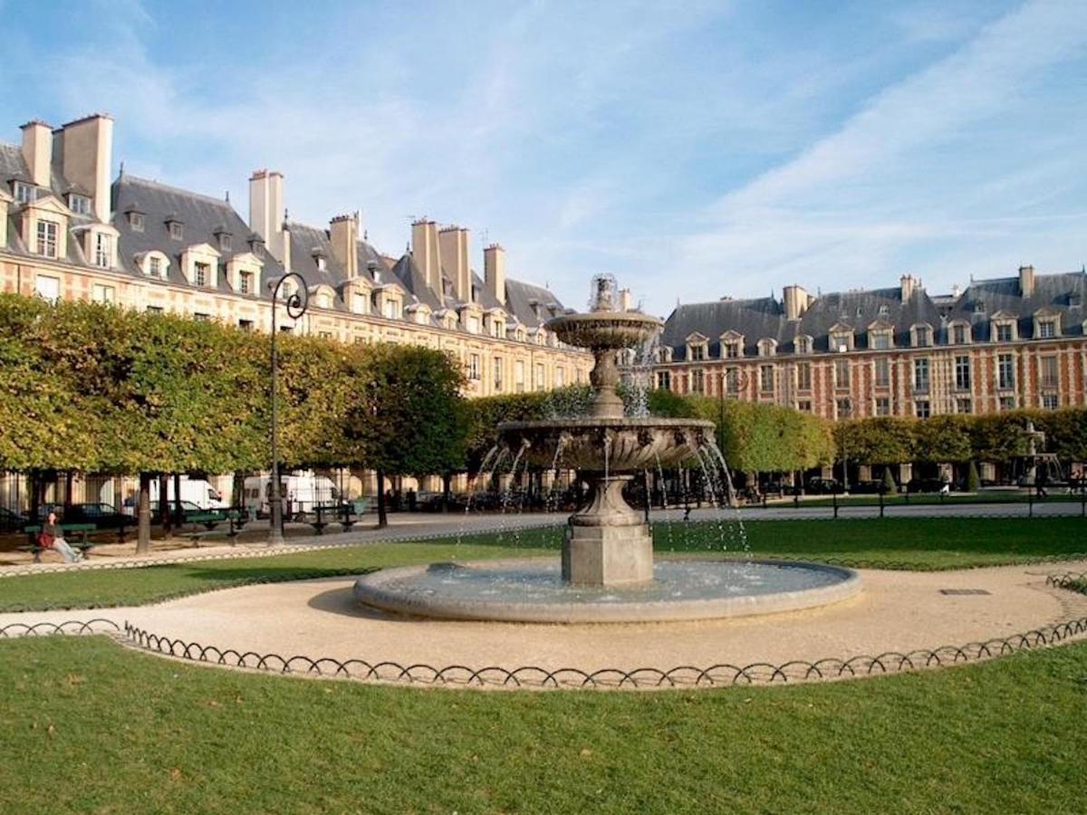 Quiet, Cozy, Design In Paris