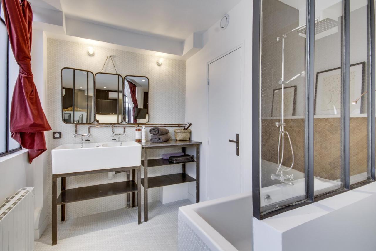 Chez Colette Canal St Martin * Paris