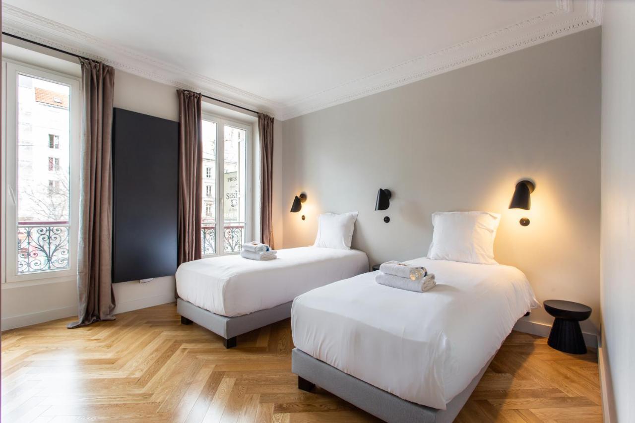 Cmg Batignolles/ Mairie Du 17ème * Paris