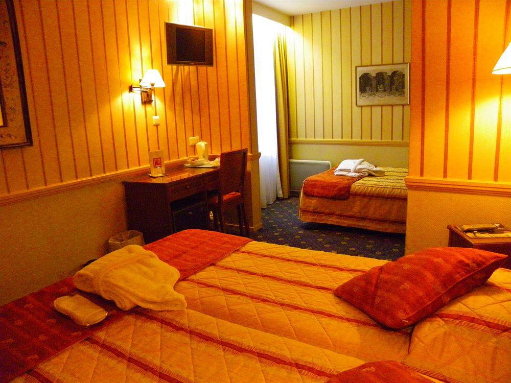Poussin Hotel Paris