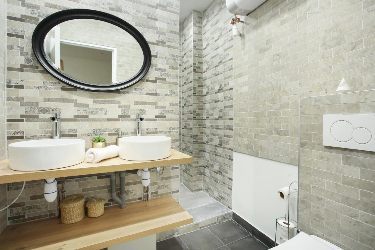 Apartment Rent A - 253, 2bdr Center Of Paris