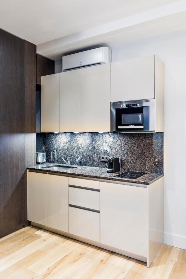 Luxury Louvre Ii Apartment