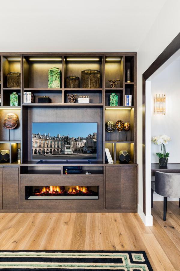 Luxury Louvre Ii