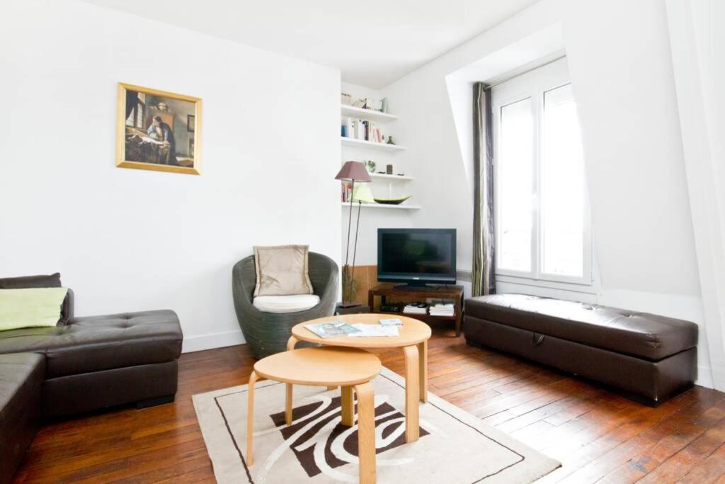 Apartment Tour Eiffel Montmartre House Paris