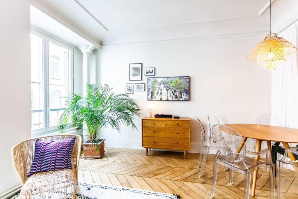 Appartement Bel Parisien De 70m2 - St Lazare Paris