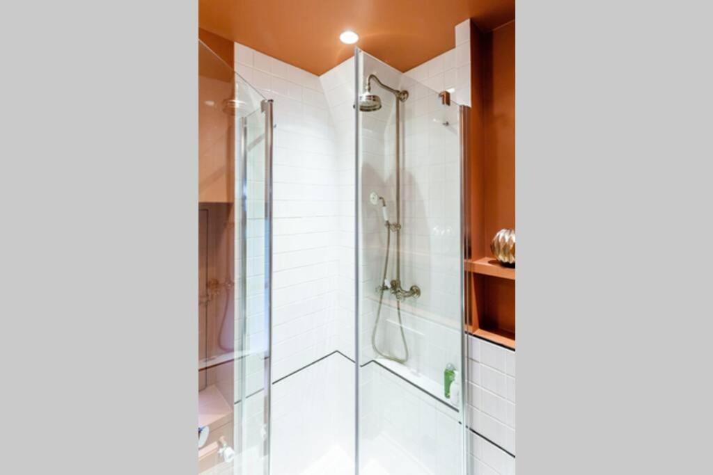 Appartement Bel Parisien De 70m2 - St Lazare