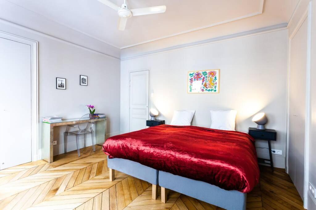 Appartement Bel Parisien De 70m2 - St Lazare Paris