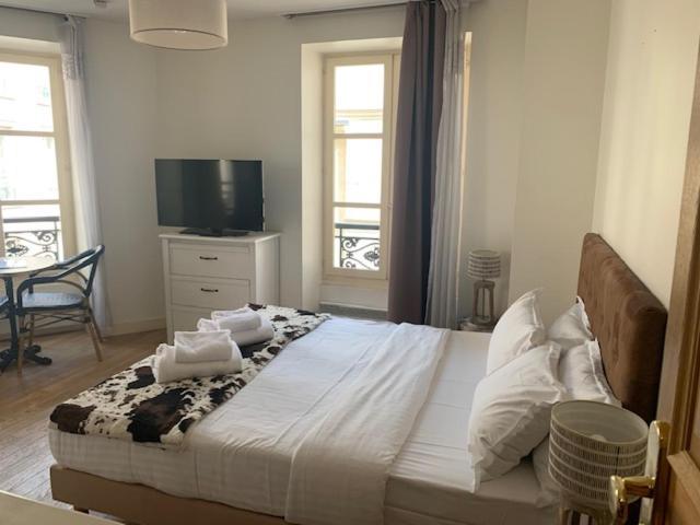 Apartment Lovely Parisien Paris