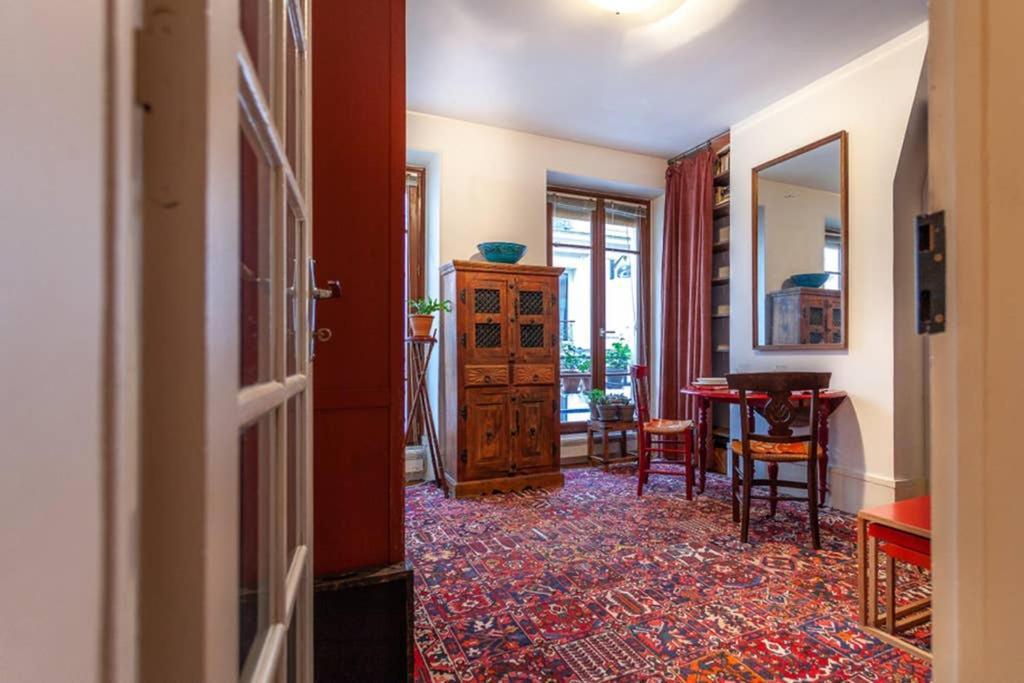 Apartment Greeter-nid Douillet Au Bord Du Canal St Martin