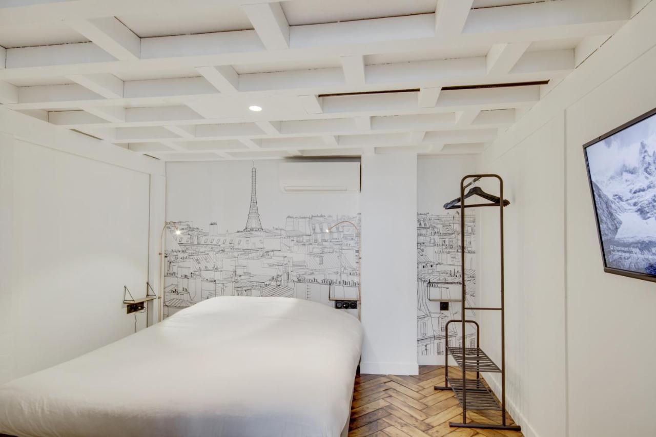 Chez Colette Canal St Martin * Paris