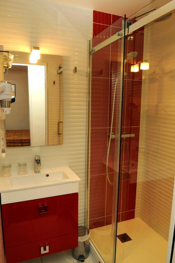 Hotel La Sanguine Paris