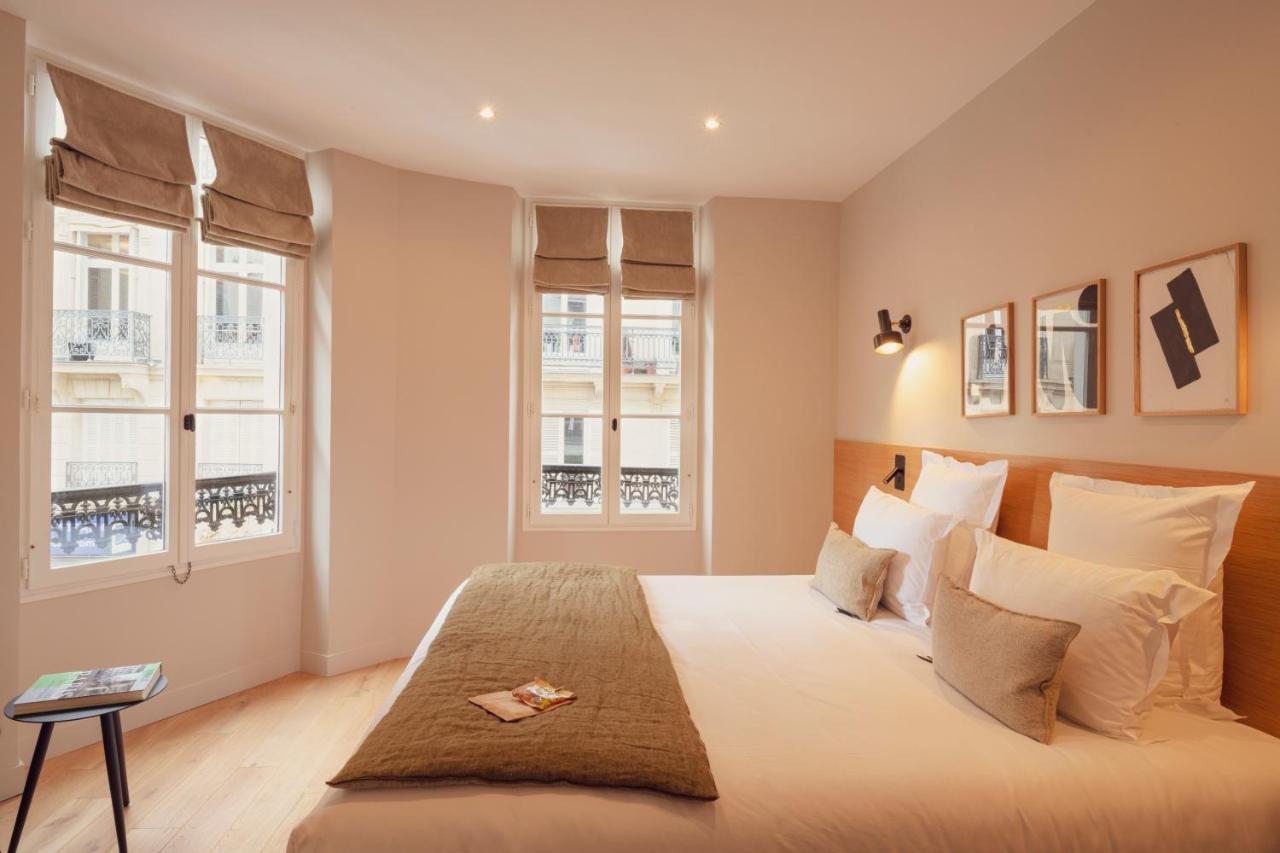 Tinah Paris, Champs Elysees 2* Paris