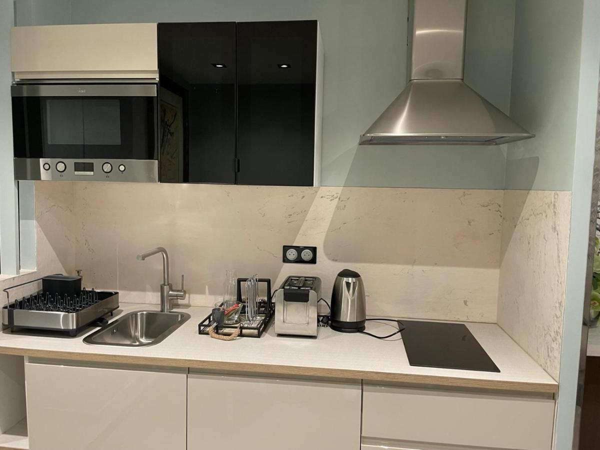 33 Marbeuf 4* Paris