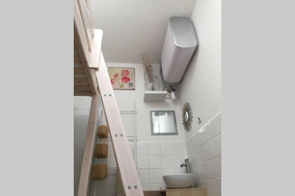 Le Studio De Martine - Wifi - 9e - 5 Min à Pied Du Moulin Rouge - 15 Min à Pied Des Galeries Lafayette Et De Montmartre