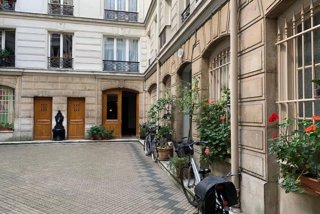 Apartment Le Studio De Martine - Wifi - 9e - 5 Min à Pied Du Moulin Rouge - 15 Min à Pied Des Galeries Lafayette Et De Montmartre