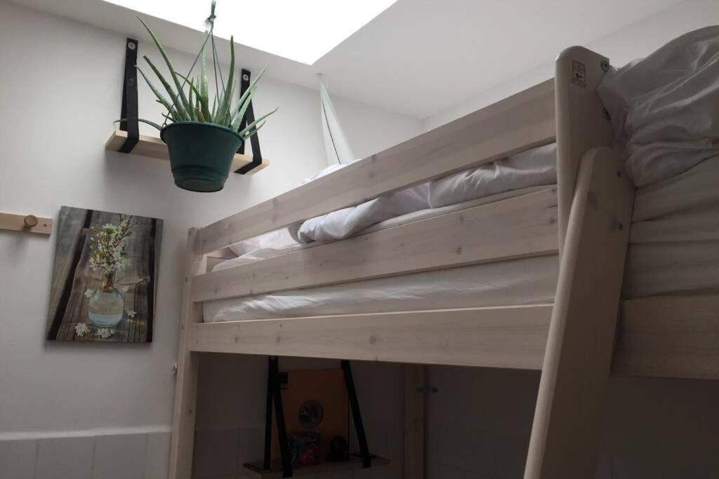 Apartment Le Studio De Martine - Wifi - 9e - 5 Min à Pied Du Moulin Rouge - 15 Min à Pied Des Galeries Lafayette Et De Montmartre *
