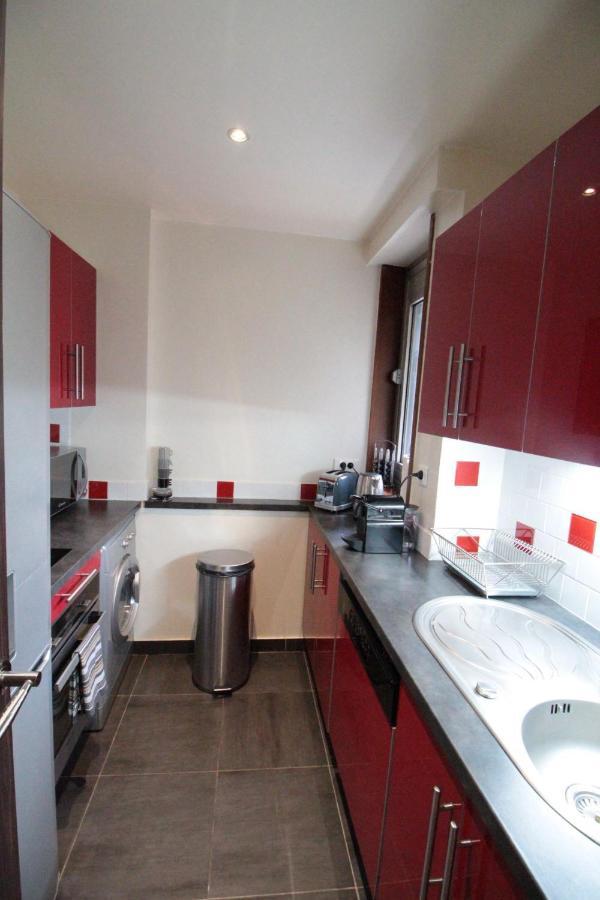 Apartment Short *