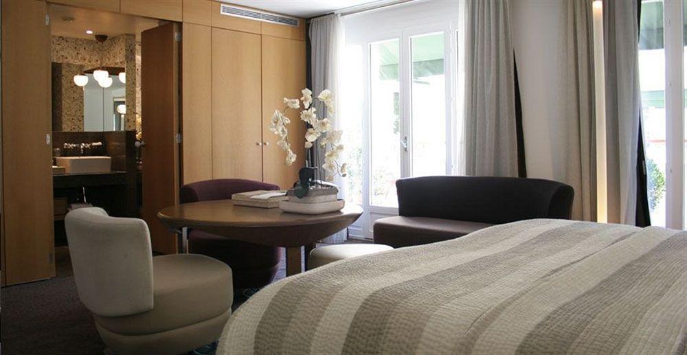 Pershing Hall 5*