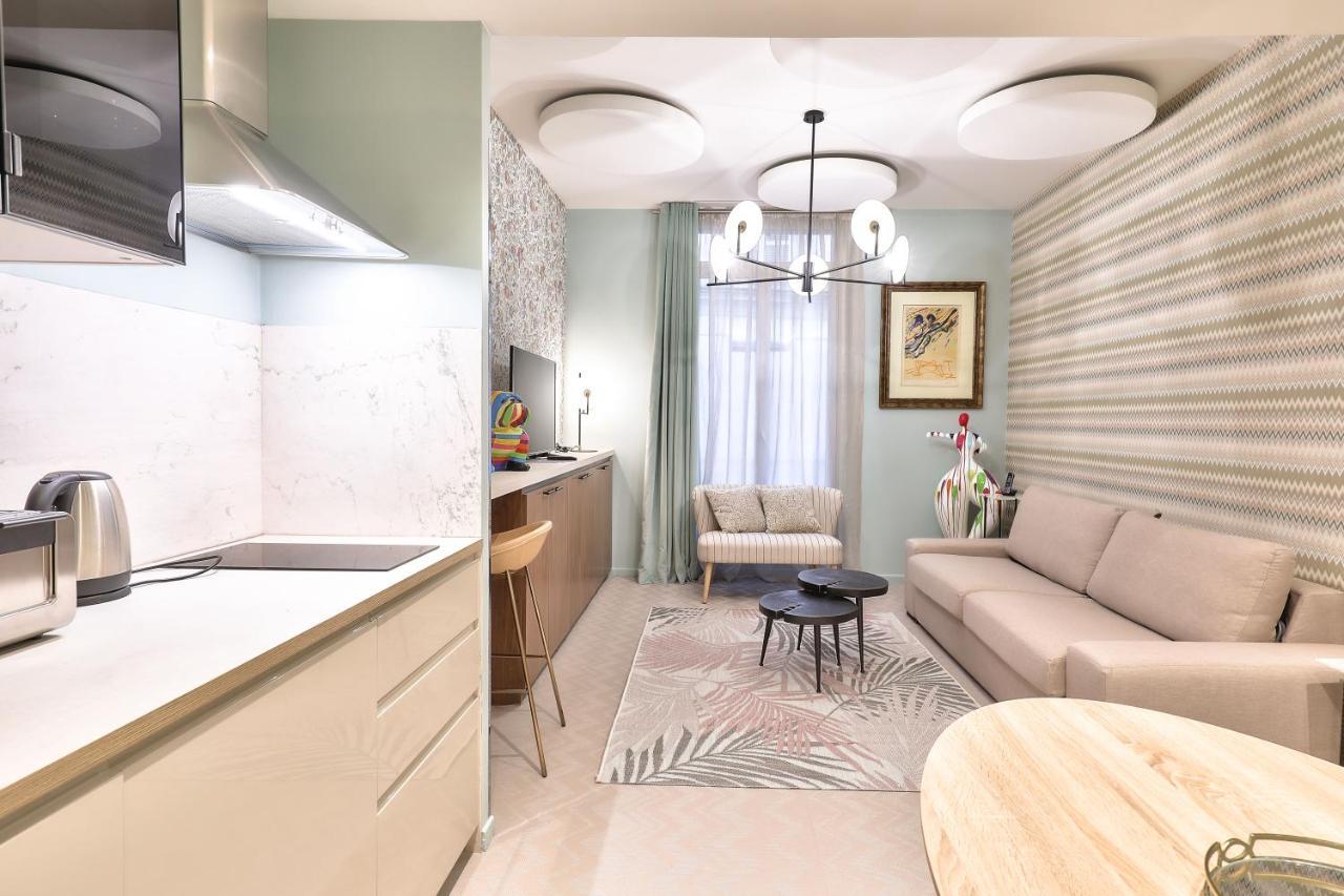 Aparthotel 33 Marbeuf 4*