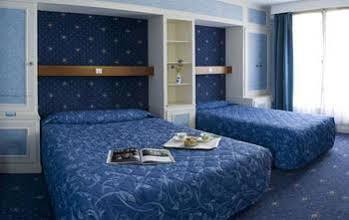 Moderniste 4*
