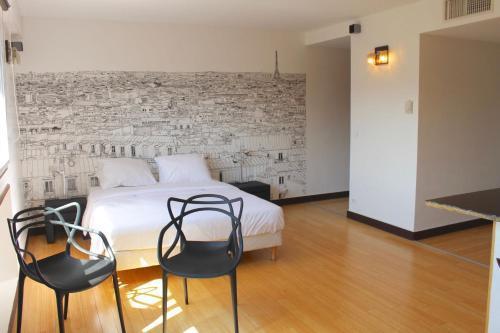 Apartment Short