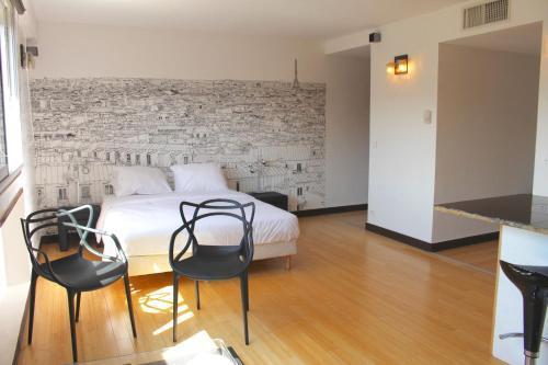 Apartment Short *