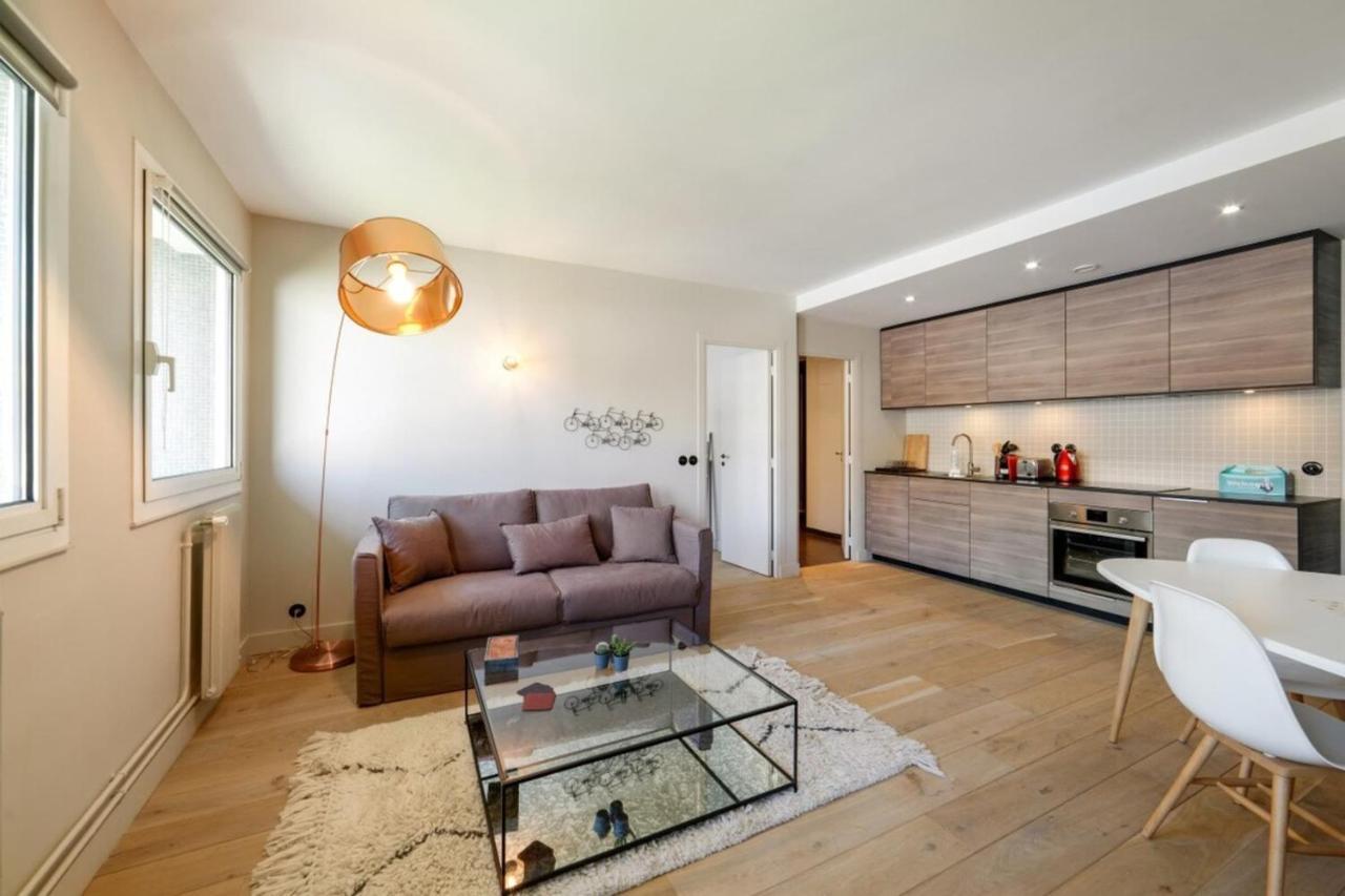 Beautiful 1 Bedroom Near Eiffel Tower Apartment