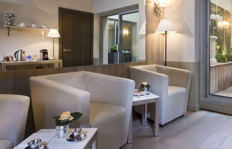 Hotel Longchamp Elysees
