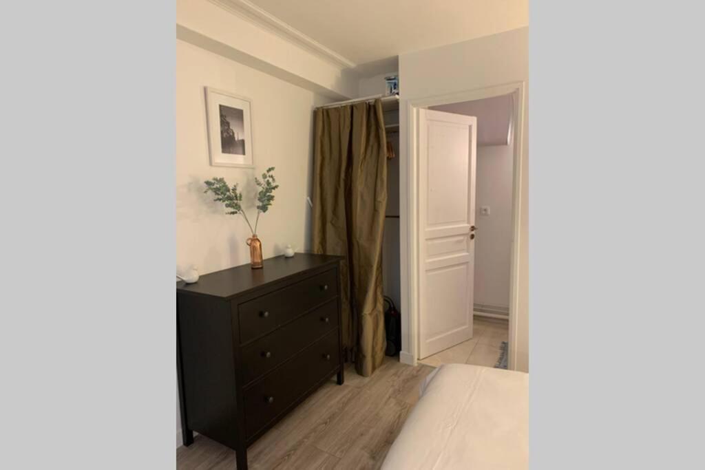 Appartement De Charme à Montmartre *