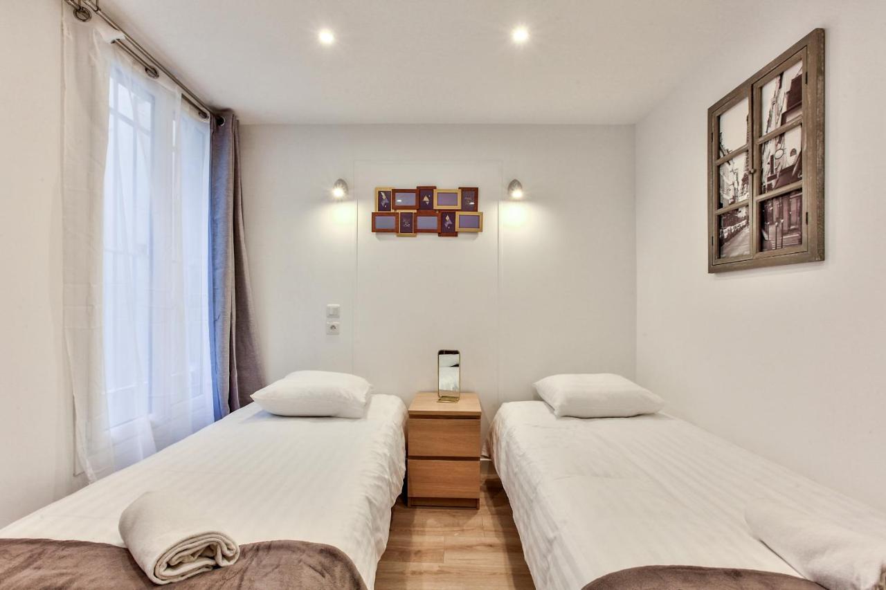 14 Luxury Flat Eiffel Design 1 Apartment Paris