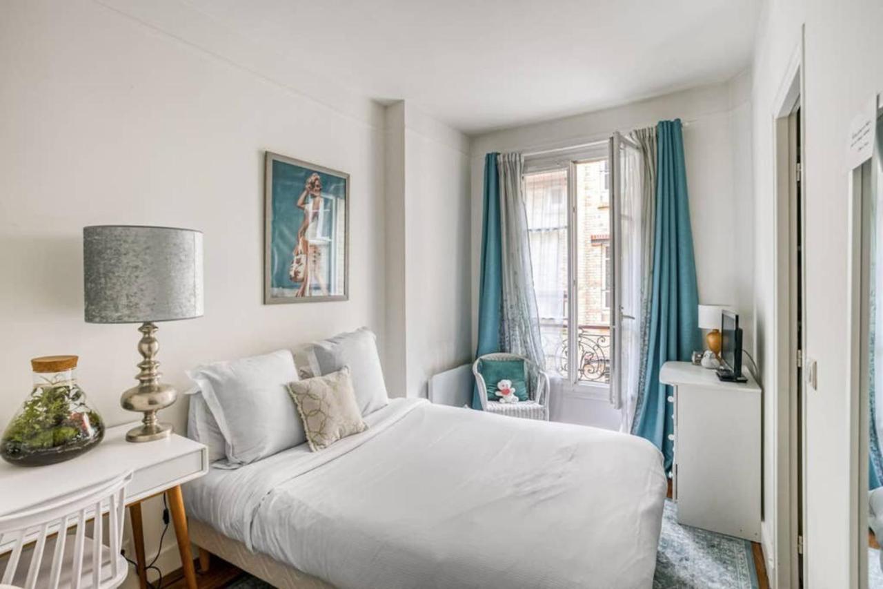 Stunning 2 Bedrooms In Apartment *