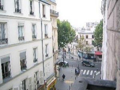 Hipotel Buttes Chaumont Belleville 3*