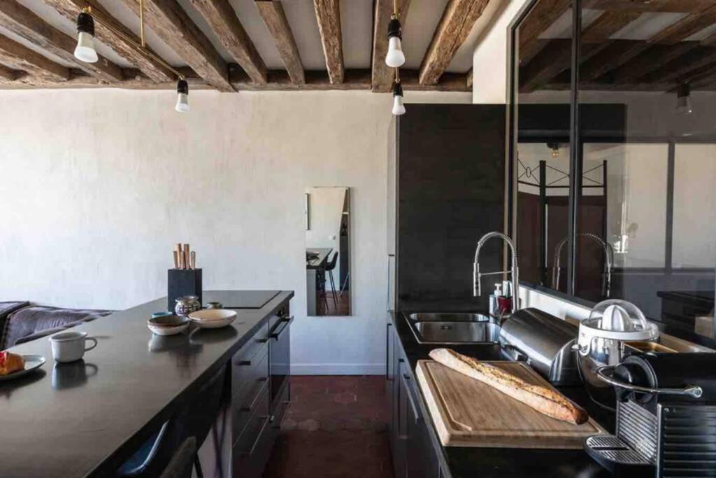 Amazing Design Flat - Le Marais - With View Paris