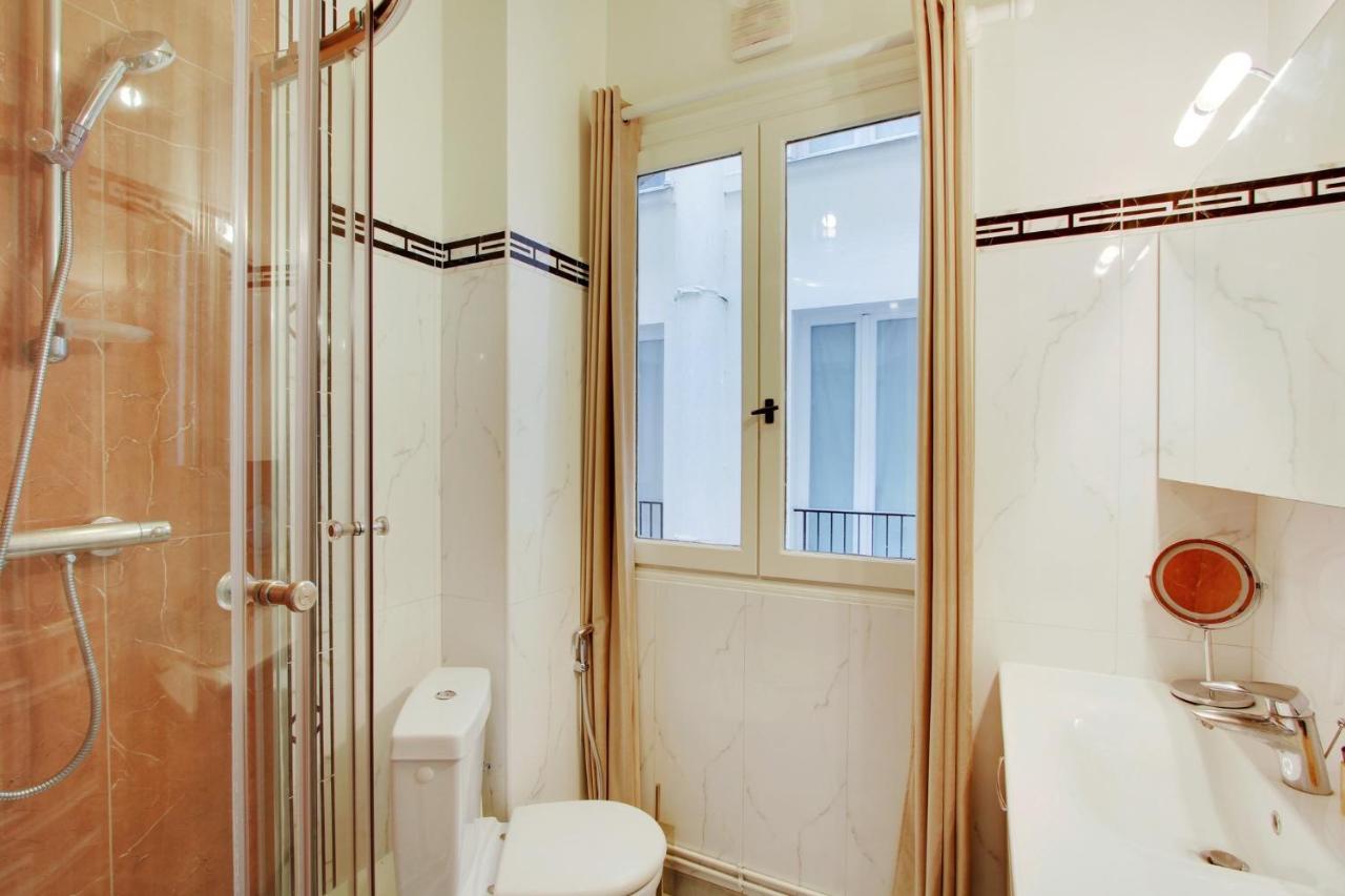 Bed & Breakfast Junior Avec Balcon Et Vue Sur Arc De Triomphe