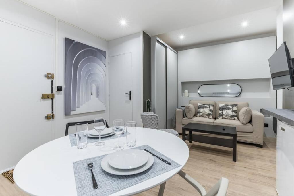 Appartement Hsh Versigny-mairie Du 18eme Cosy Studio 2p *