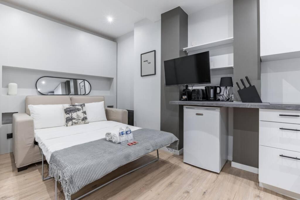 Hsh Versigny-mairie Du 18eme Cosy Studio 2p Appartement